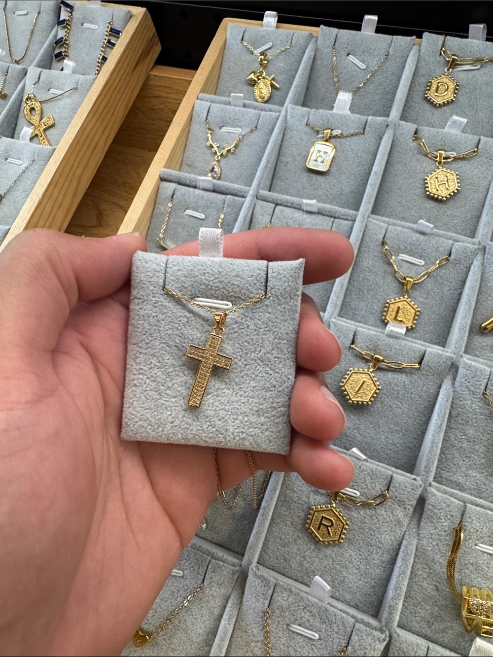 Gold Cross Pendant Necklace - Gold (Unbranded)